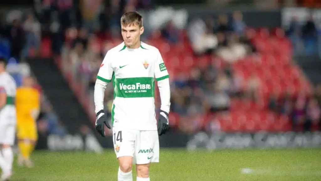 Febas, acaba contrato con el Elche y estaría a punto de cerrar su fichaje por el Espanyol