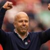 Arne Slot enfrenta a las críticas, mientras intenta que el Liverpool recupere su nivel