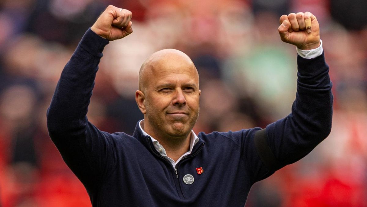 Arne Slot enfrenta a las críticas, mientras intenta que el Liverpool recupere su nivel