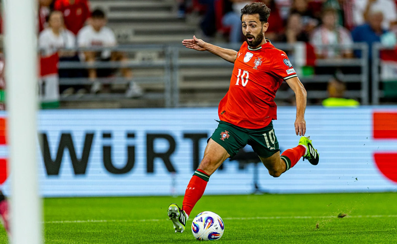 El Atlético de Madrid se suma a la cola por Bernardo Silva