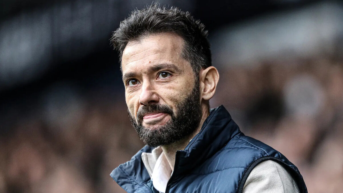 Corberán, atado al esquema de 5 atrás de cara al derbi