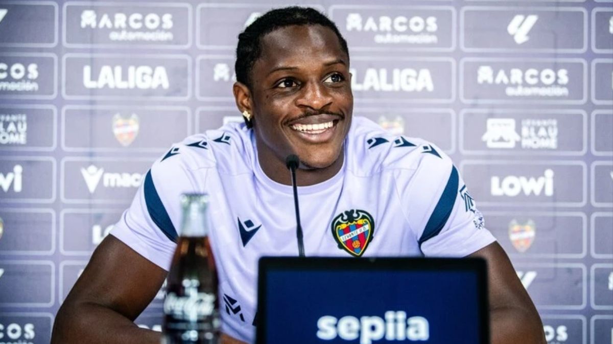El Levante le abre las puertas a Etta Eyong para que salga hacia el CSKA de Moscú