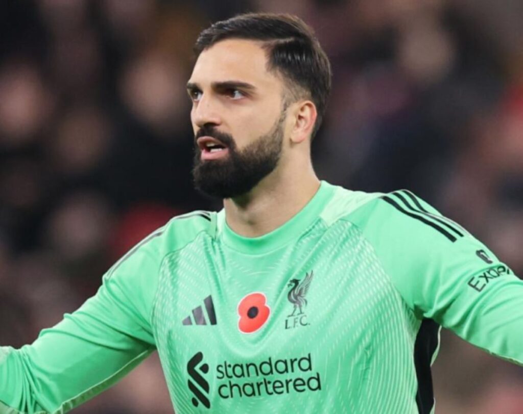 El futuro de Giorgi Mamardashvili en el Liverpool, en el aire