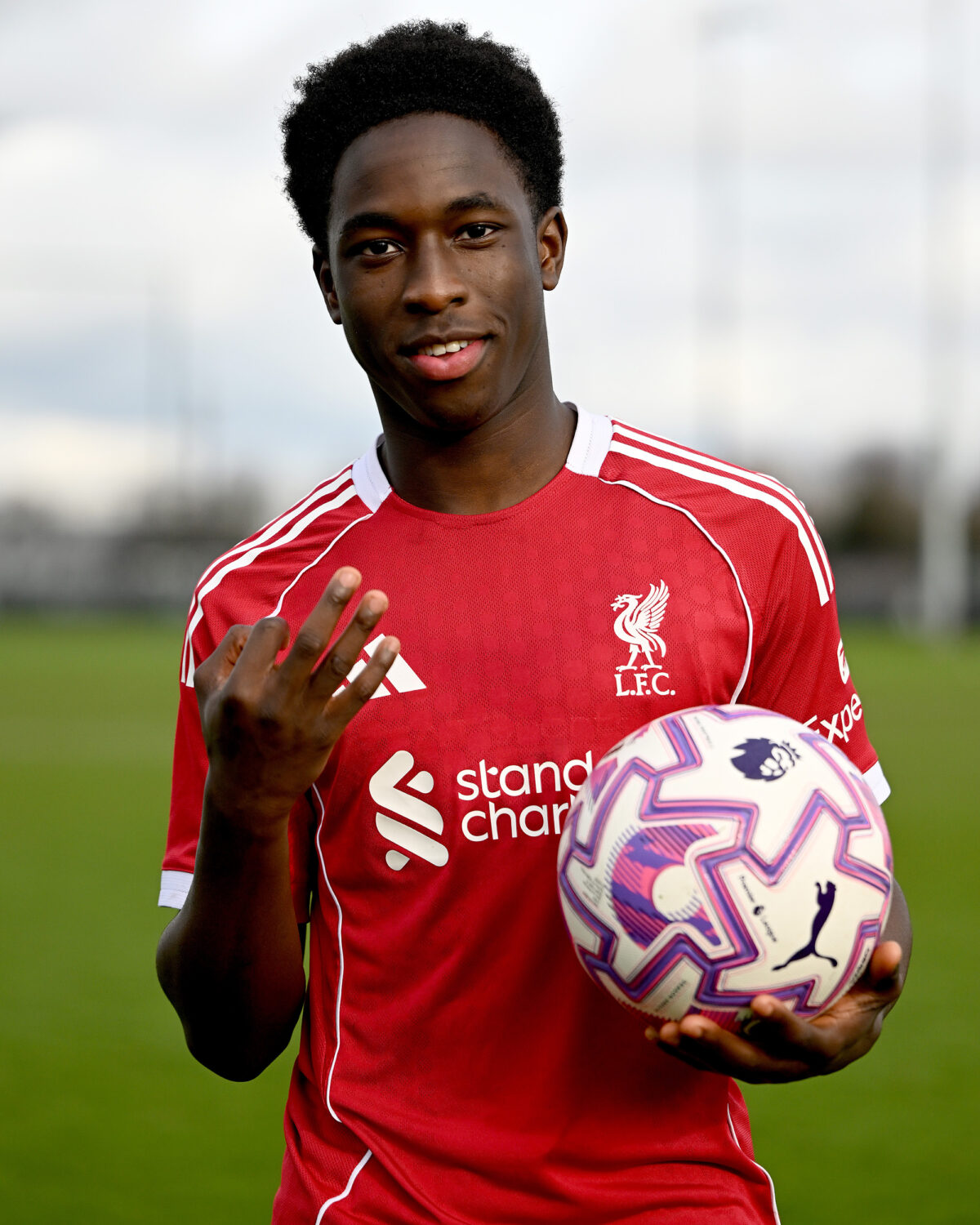 Josh Abe, la perla de 15 años que se le puede escapar al Liverpool