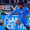 Lookman encara a Antony en el partido de Copa del Rey ante el Real Betis