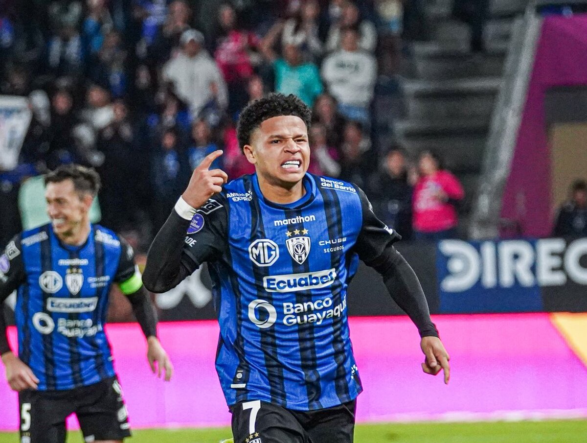 El Sevilla se lanza a por Patrik Mercado: ''Hay un acuerdo preliminar''