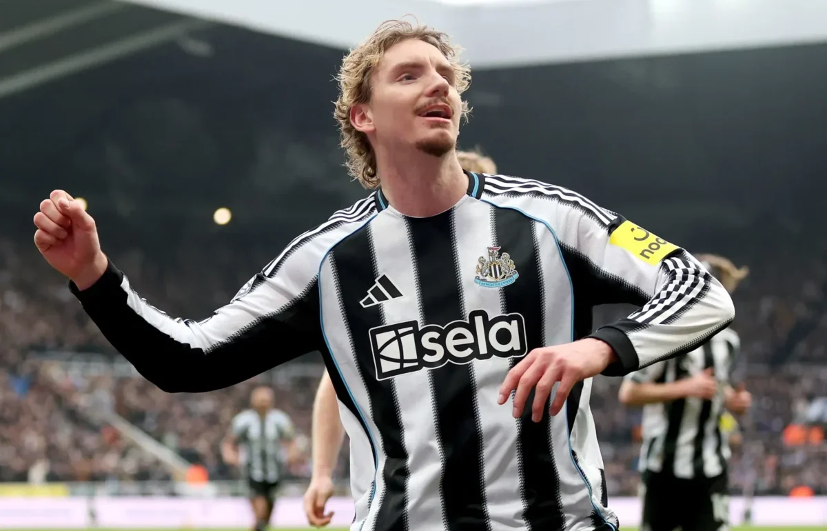 Golpe final en el culebrón Woltemade: Howe lo quiere en Newcastle