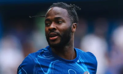 Sterling en una de las últimas veces que vistió la camiseta del Chelsea