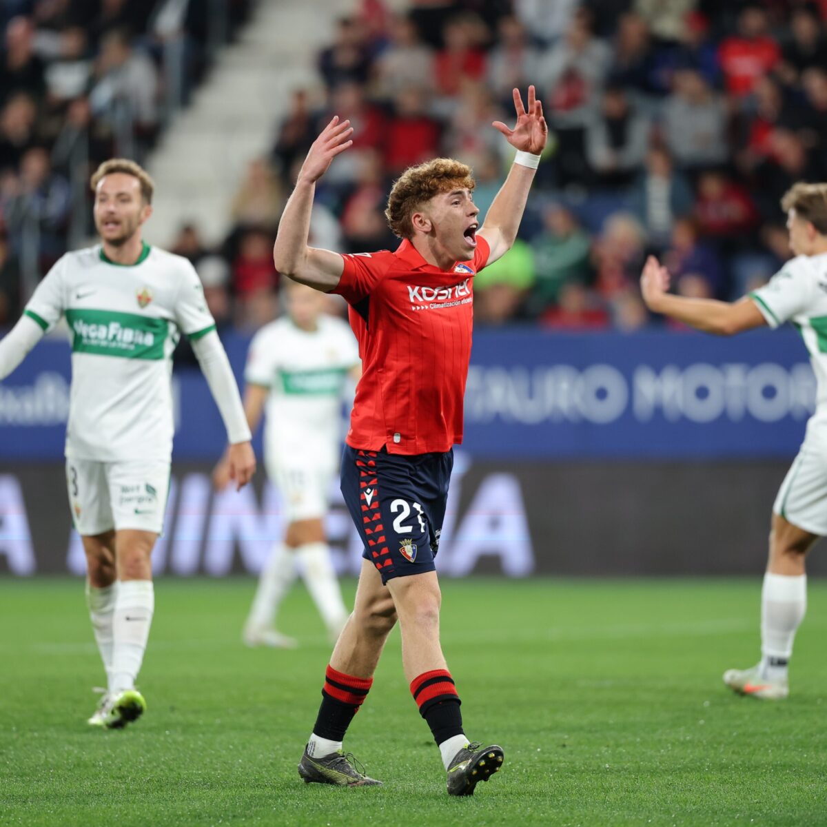 Osasuna y Real Madrid, a la espera de una oferta millonaria por Víctor Muñoz