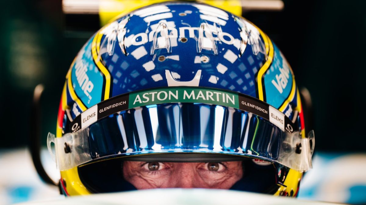 'Manos arriba' en Aston Martin 