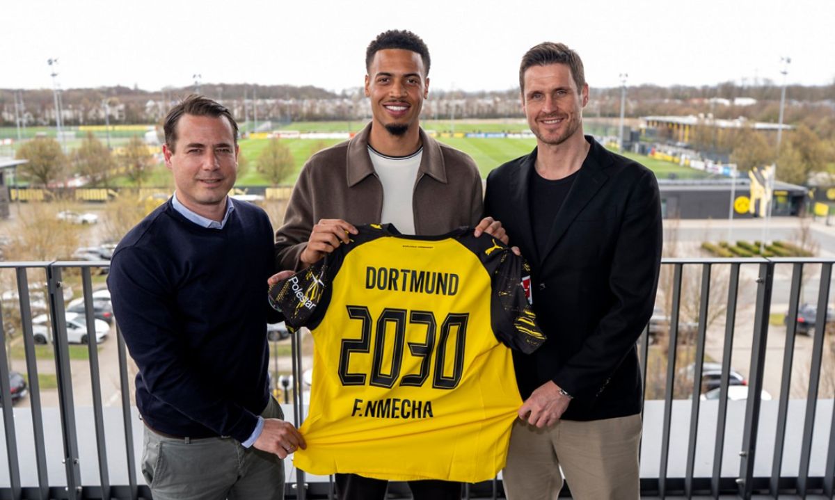Nmecha firma con el Borussia Dortmund hasta 2030