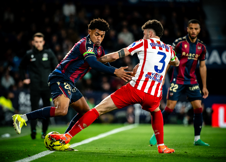 El Levante cierra la renovación de Kareem Tunde hasta 2029