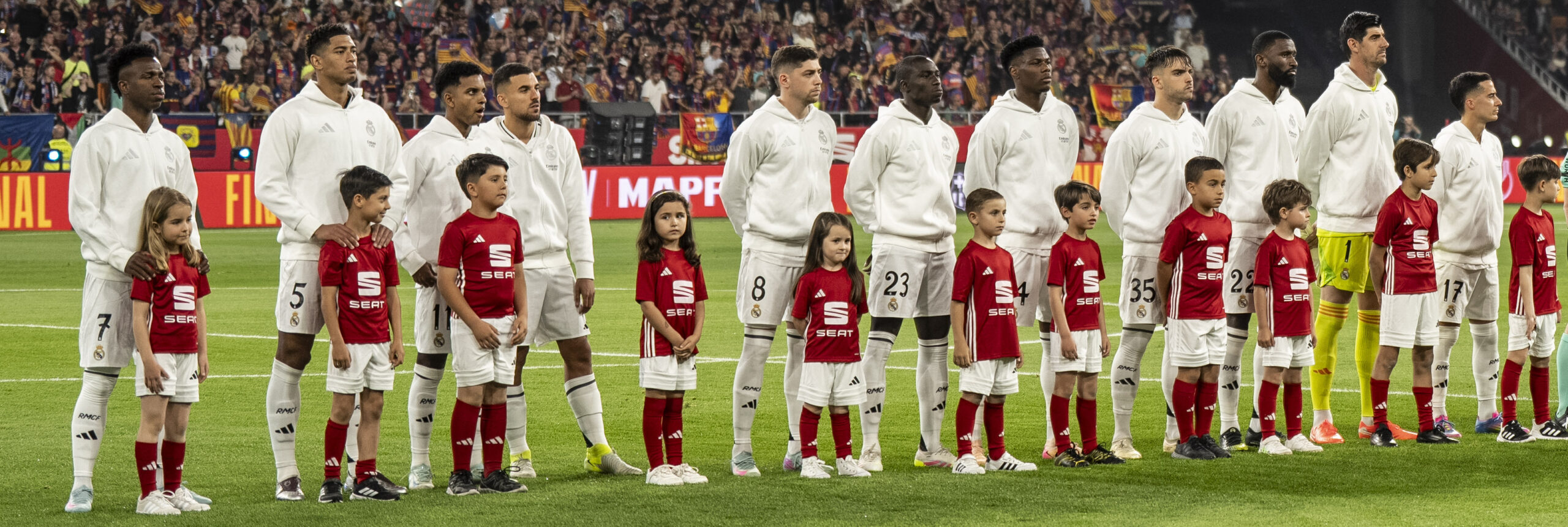 Real Madrid enciende las alarmas con el futuro de Vinicius