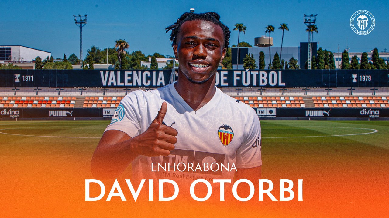 David Otorbi, renovación con el Valencia CF, 2026
