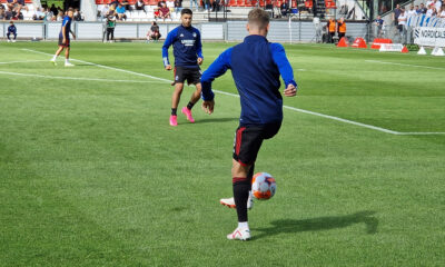 Roony Bardghji durante un calentamiento con el FC Copenhague