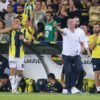 José Mourinho en la banda durante un partido del Fenerbahçe
