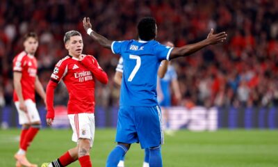 Gianluca Prestianni con la camiseta del Benfica en un partido