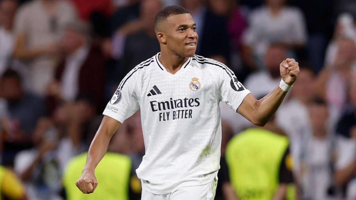 Kylian Mbappé con el Real Madrid, imagen oficial del club