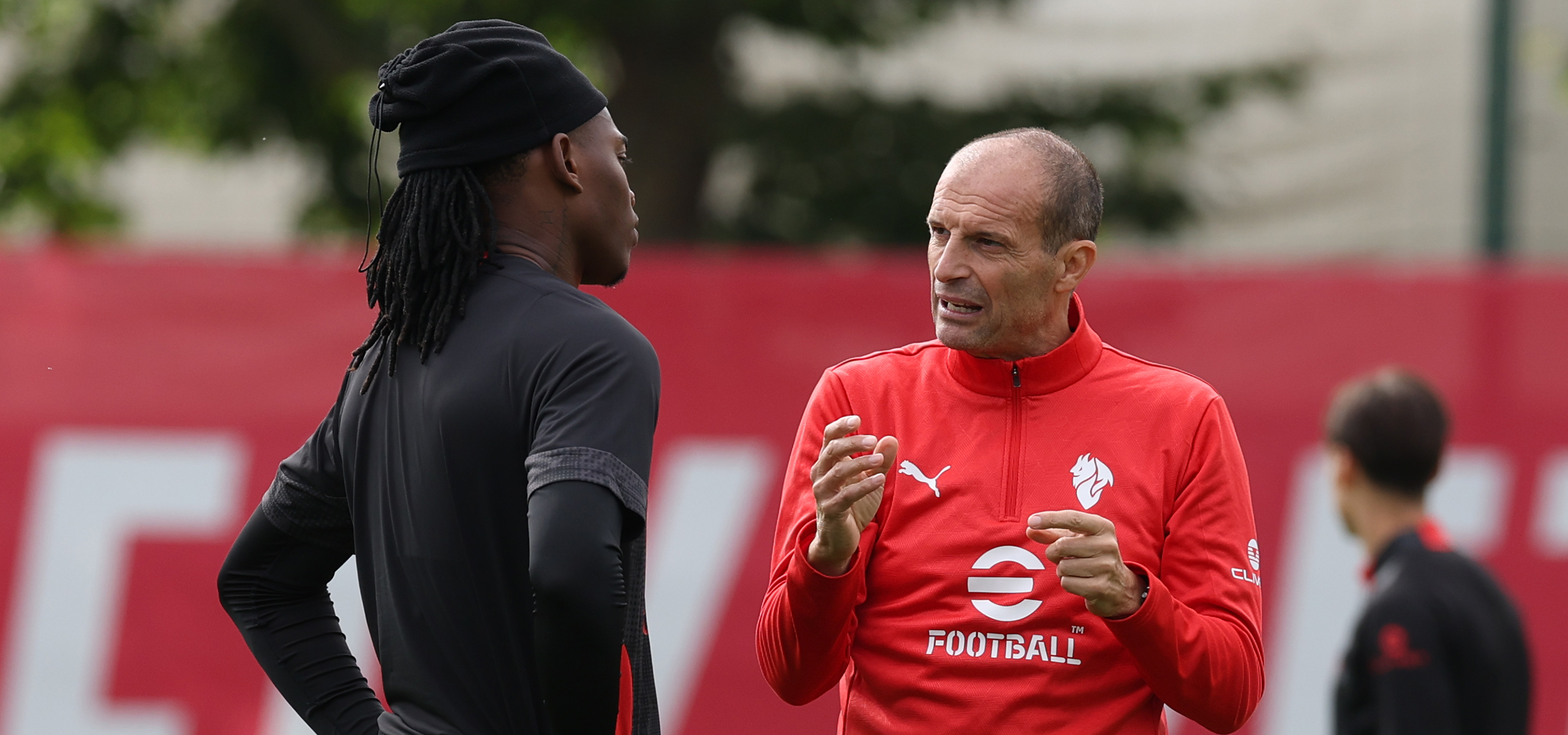Rafael Leao en entrenamiento con el AC Milan